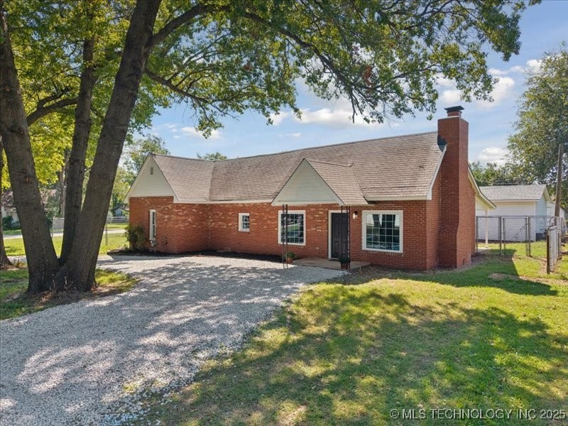 1001 W Maple Street