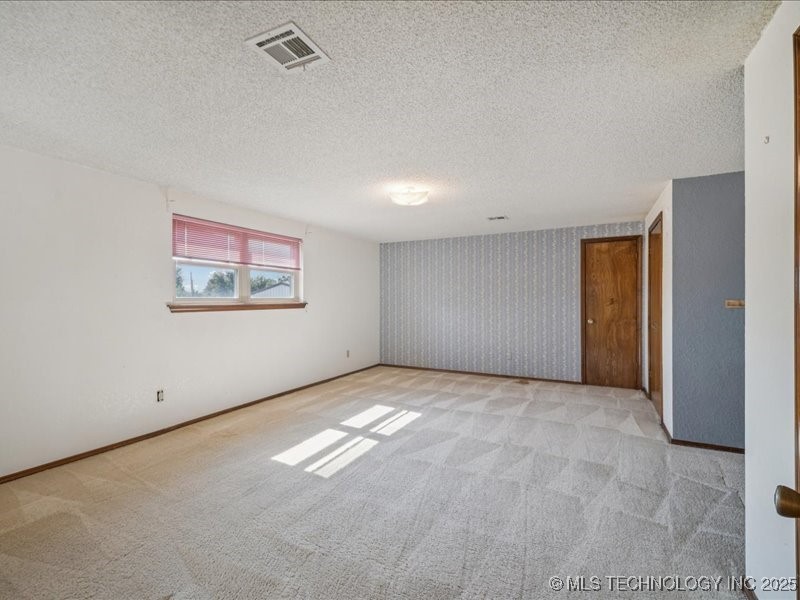 8221 N 166th East Avenue