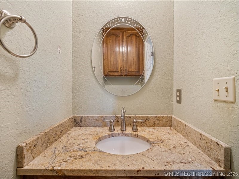 8221 N 166th East Avenue