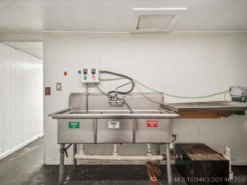 12015 S Poplar Street