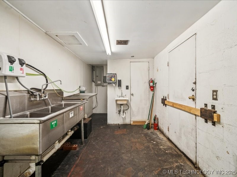 12015 S Poplar Street