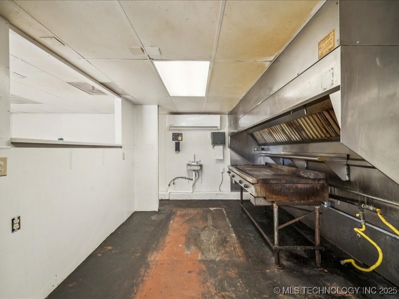 12015 S Poplar Street