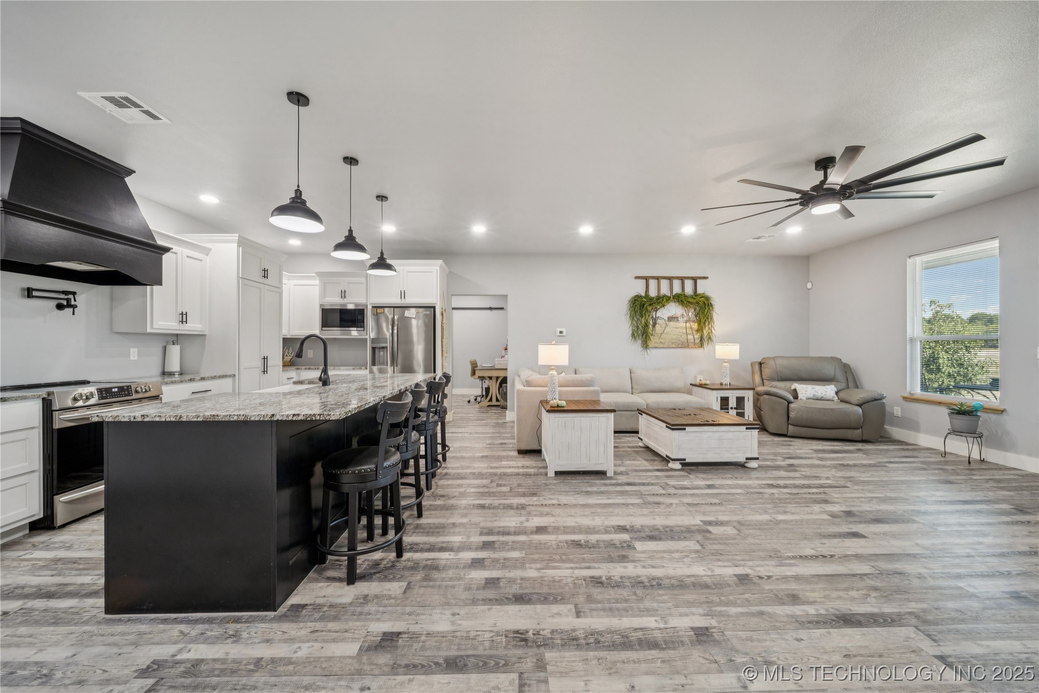 10520 E 450 Road