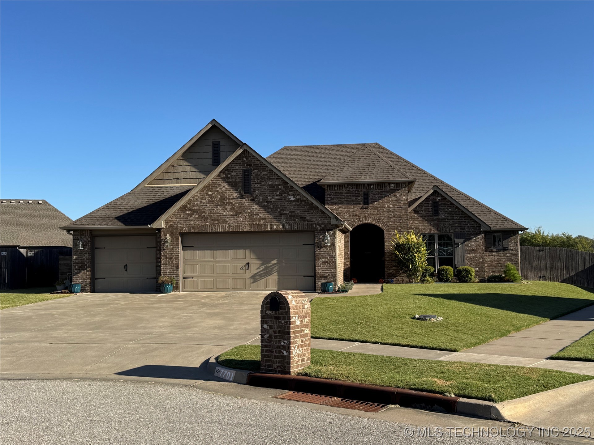 7701 E 82nd Street North