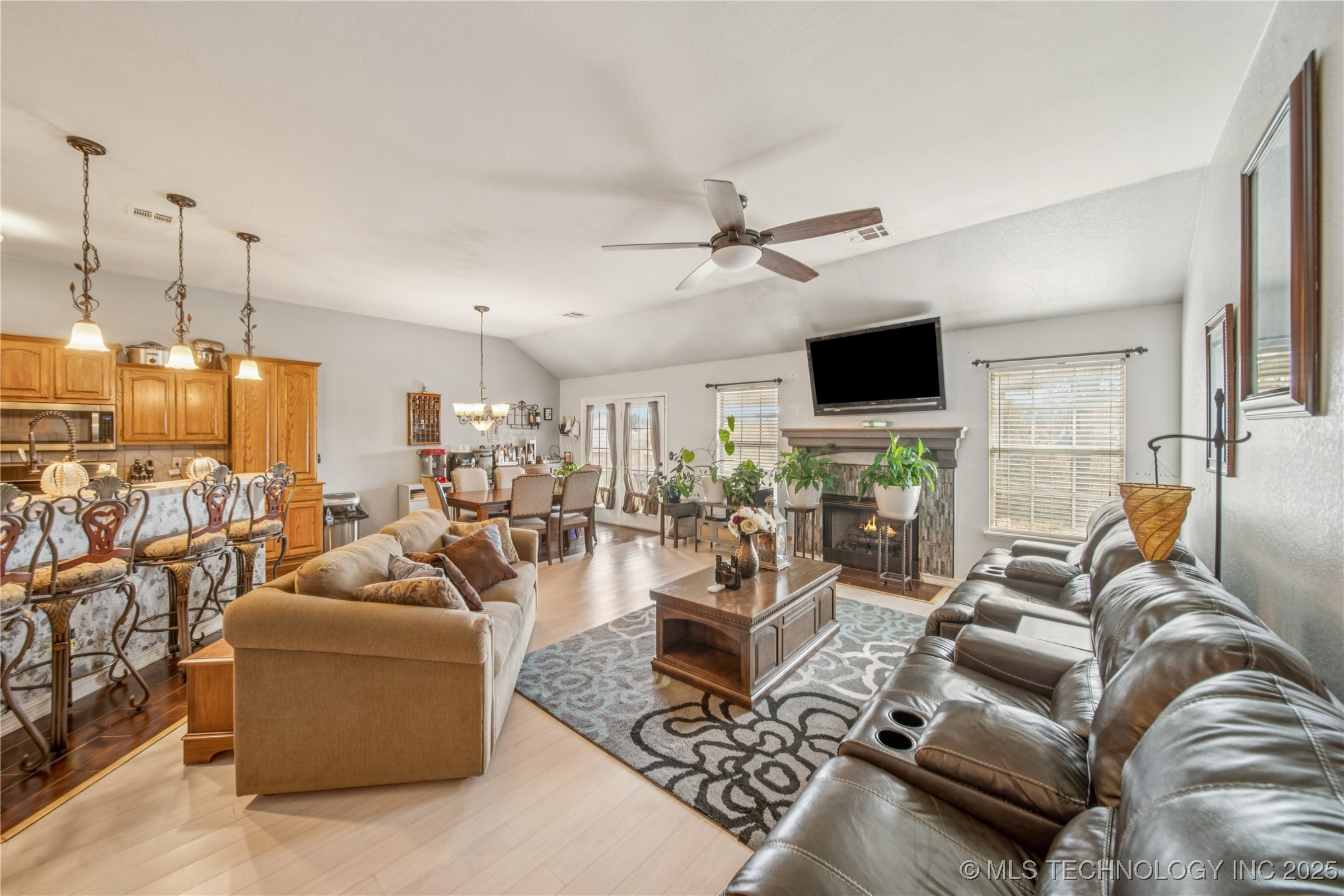 10906 E 95th Street N