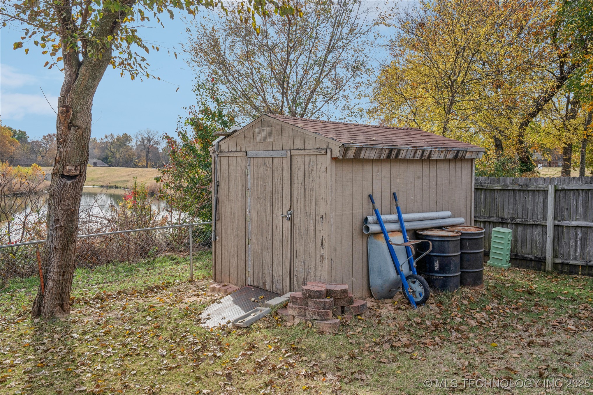 10906 E 95th Street N