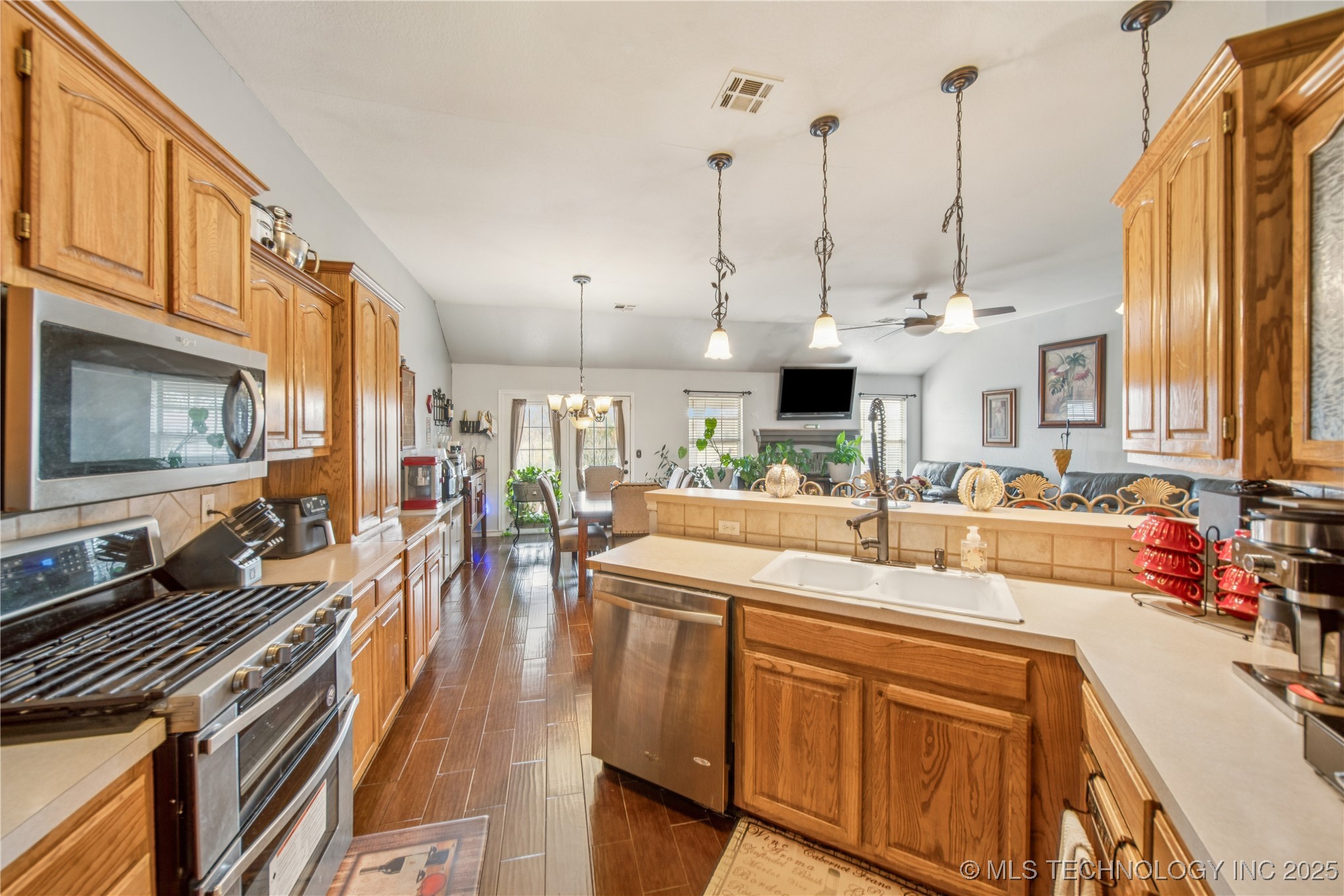 10906 E 95th Street N