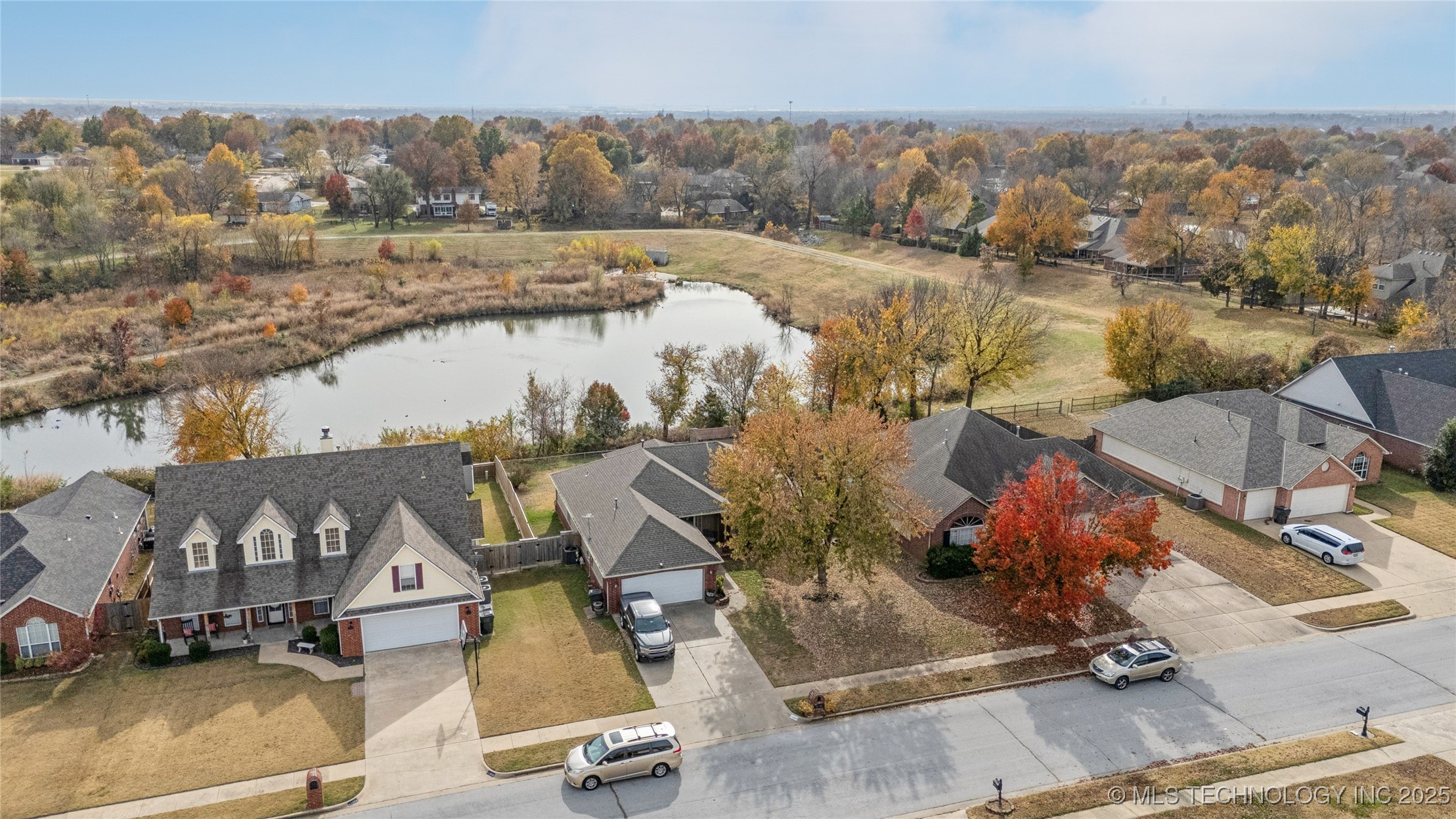 10906 E 95th Street N