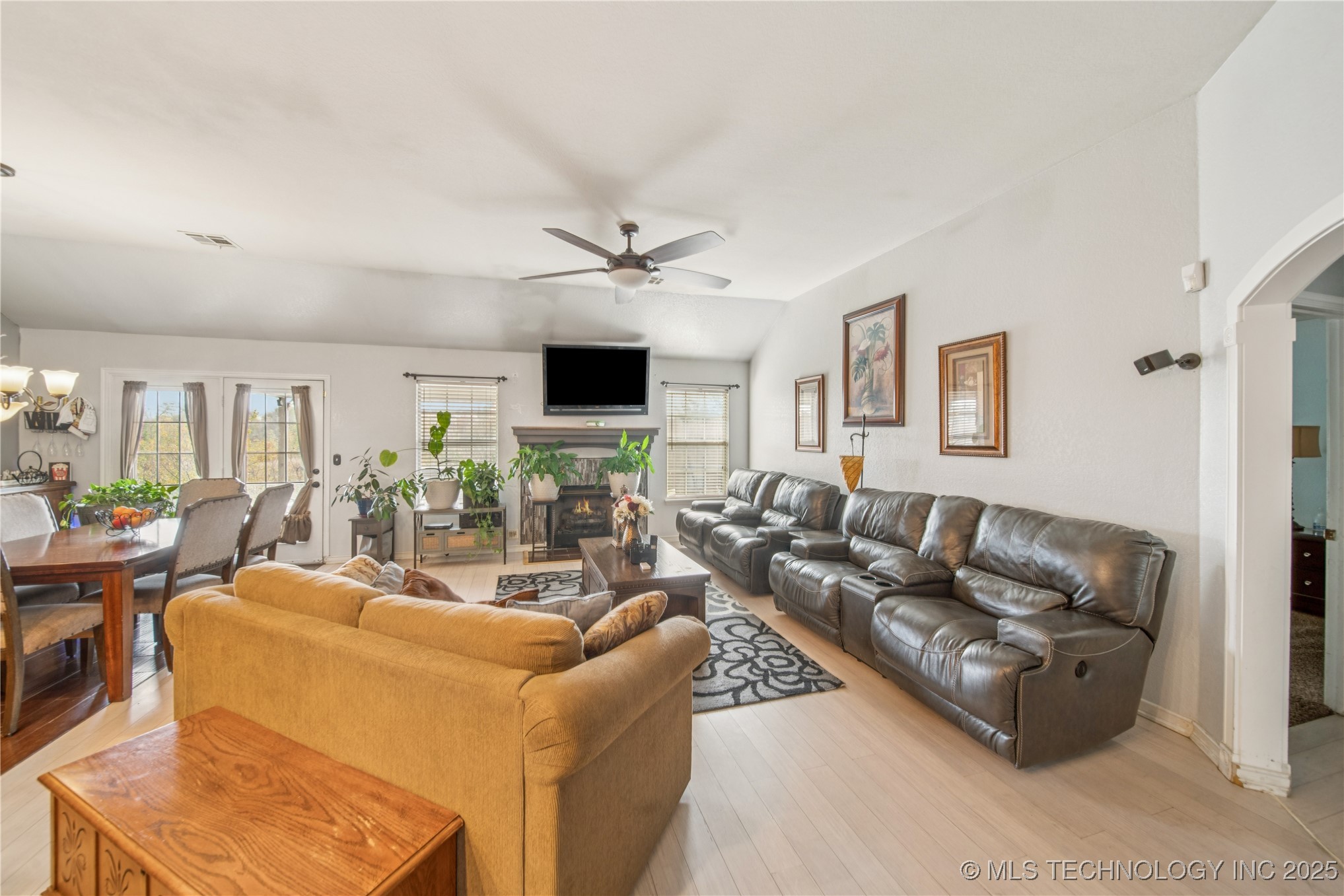 10906 E 95th Street N