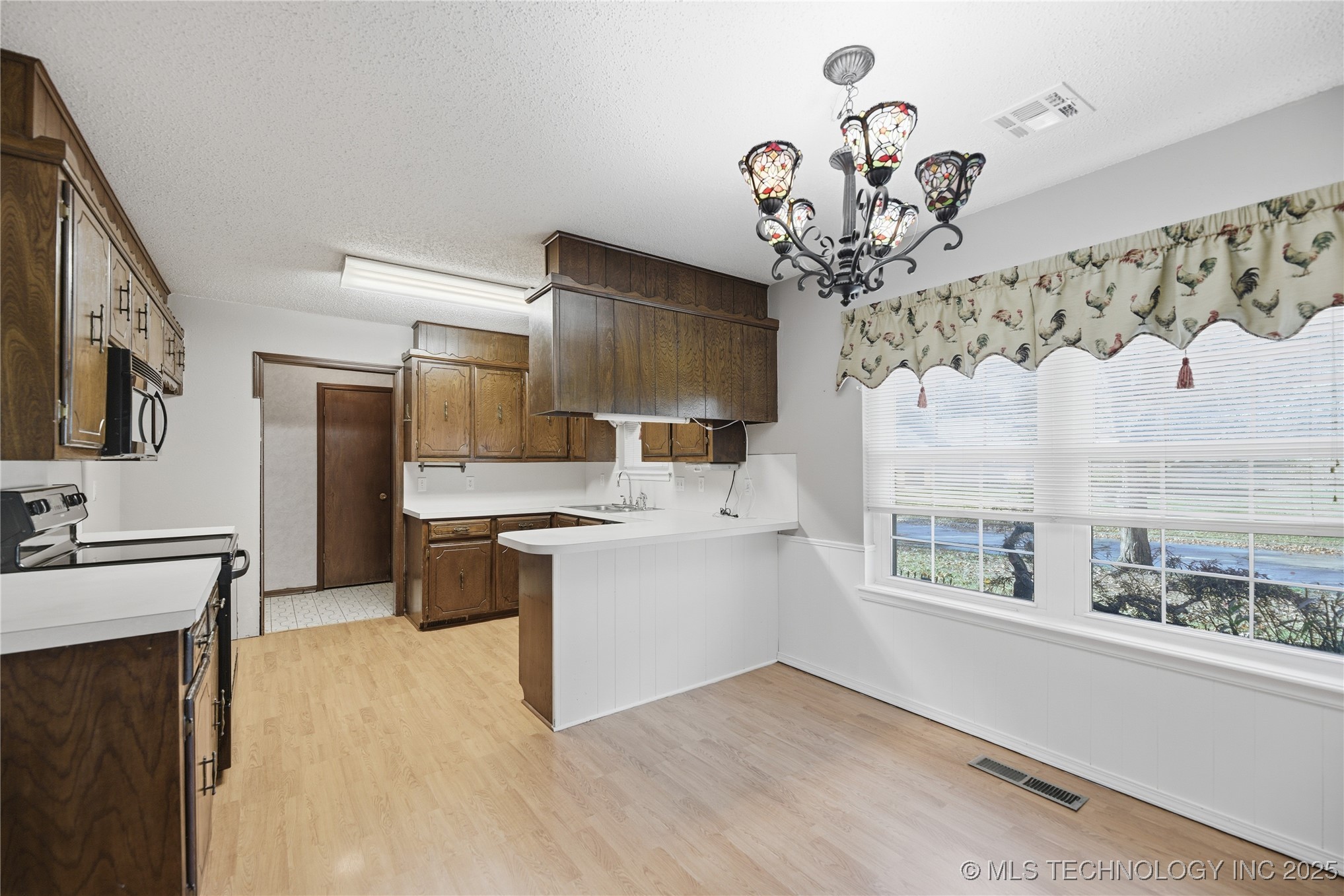 1210 Parkland Avenue