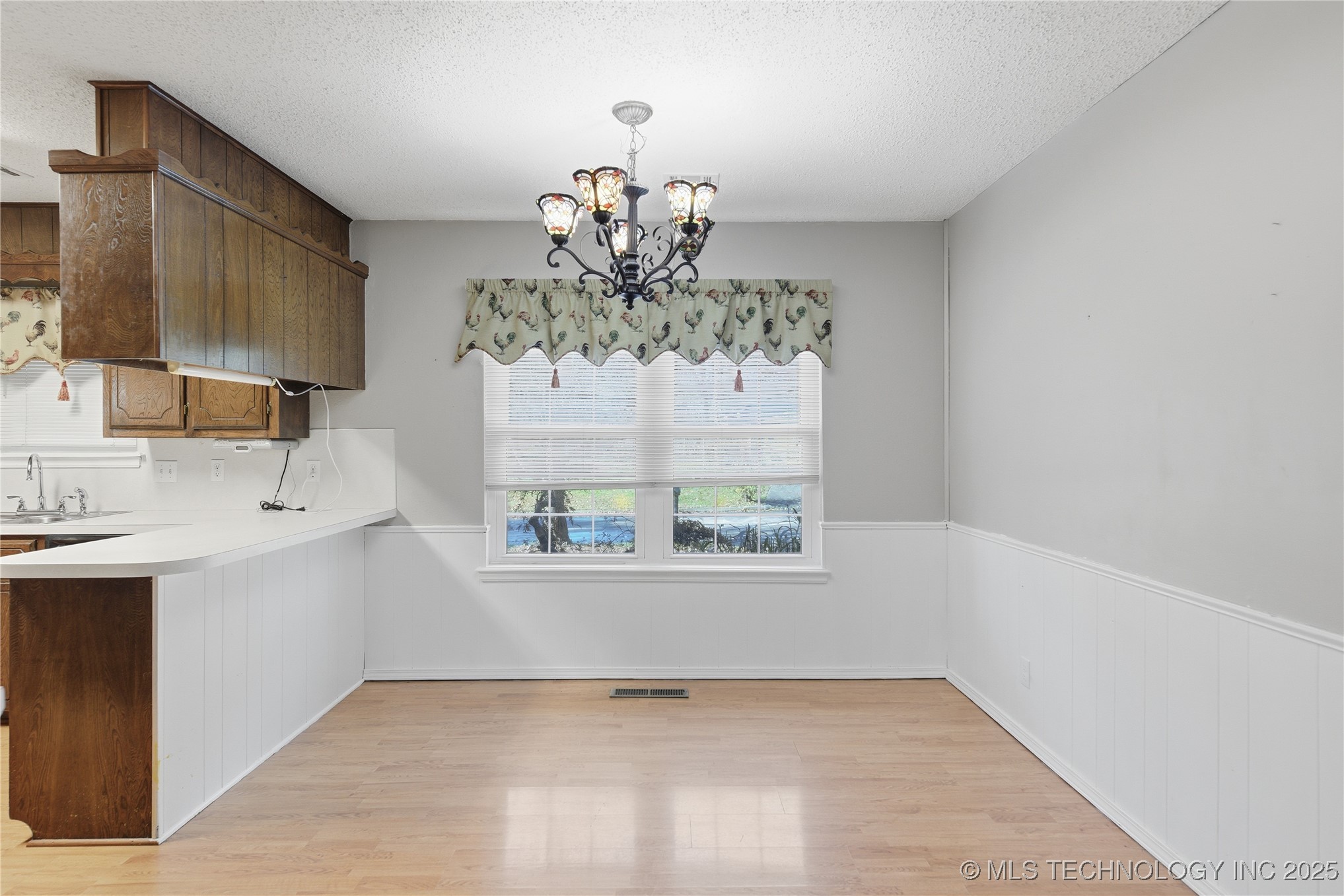 1210 Parkland Avenue