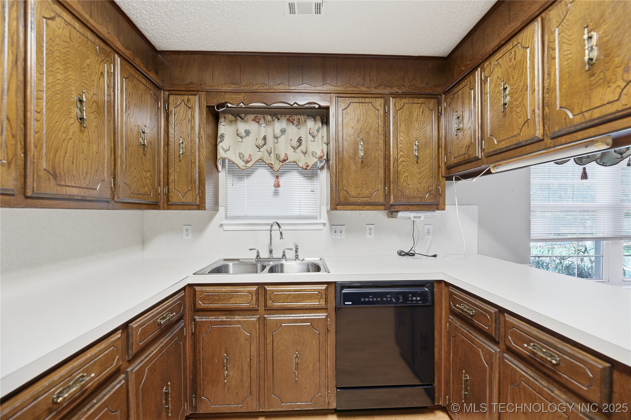 1210 Parkland Avenue