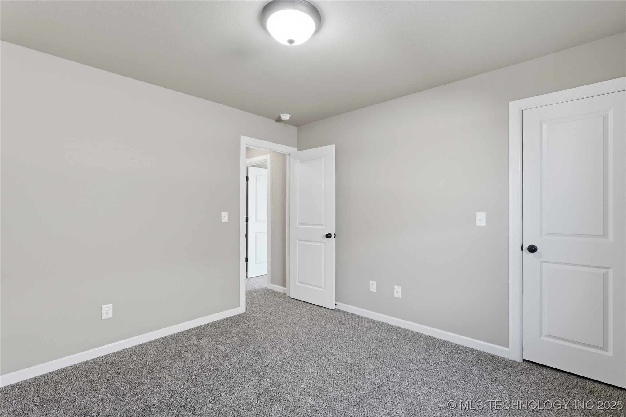 5113 S Walnut Creek Drive