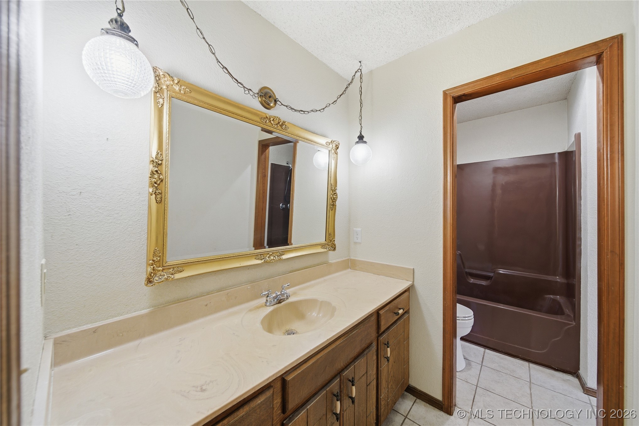 1032 S Cimarron Street