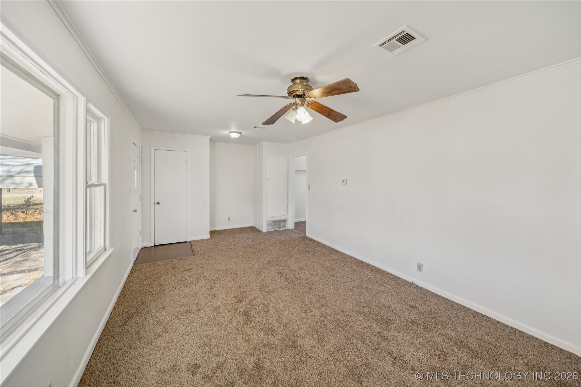 946 S Reavis Road
