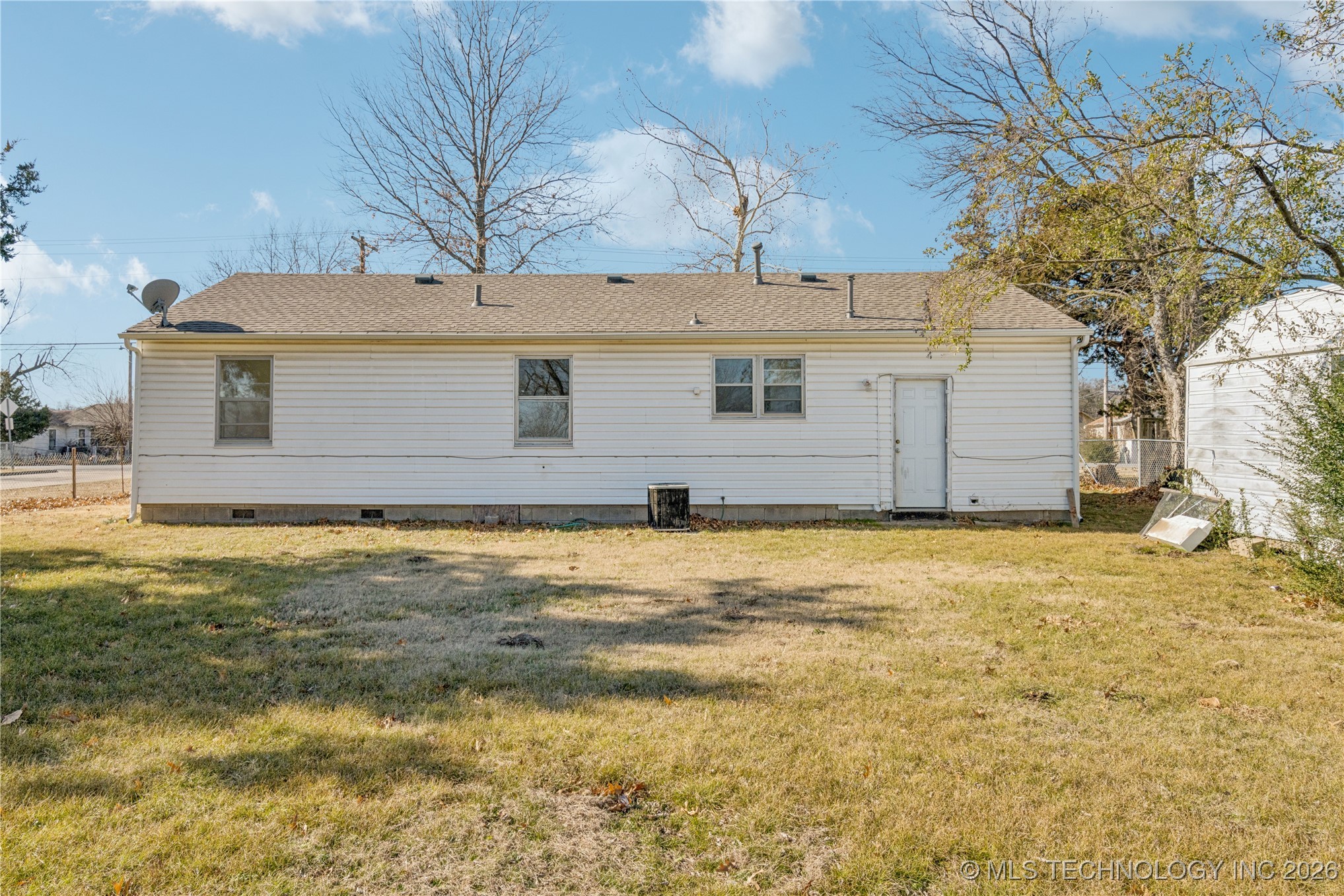 946 S Reavis Road