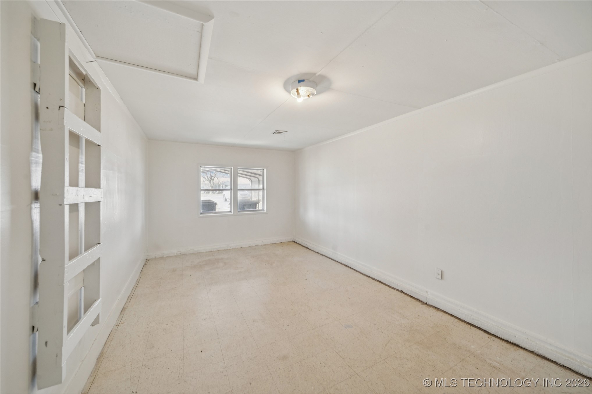 946 S Reavis Road