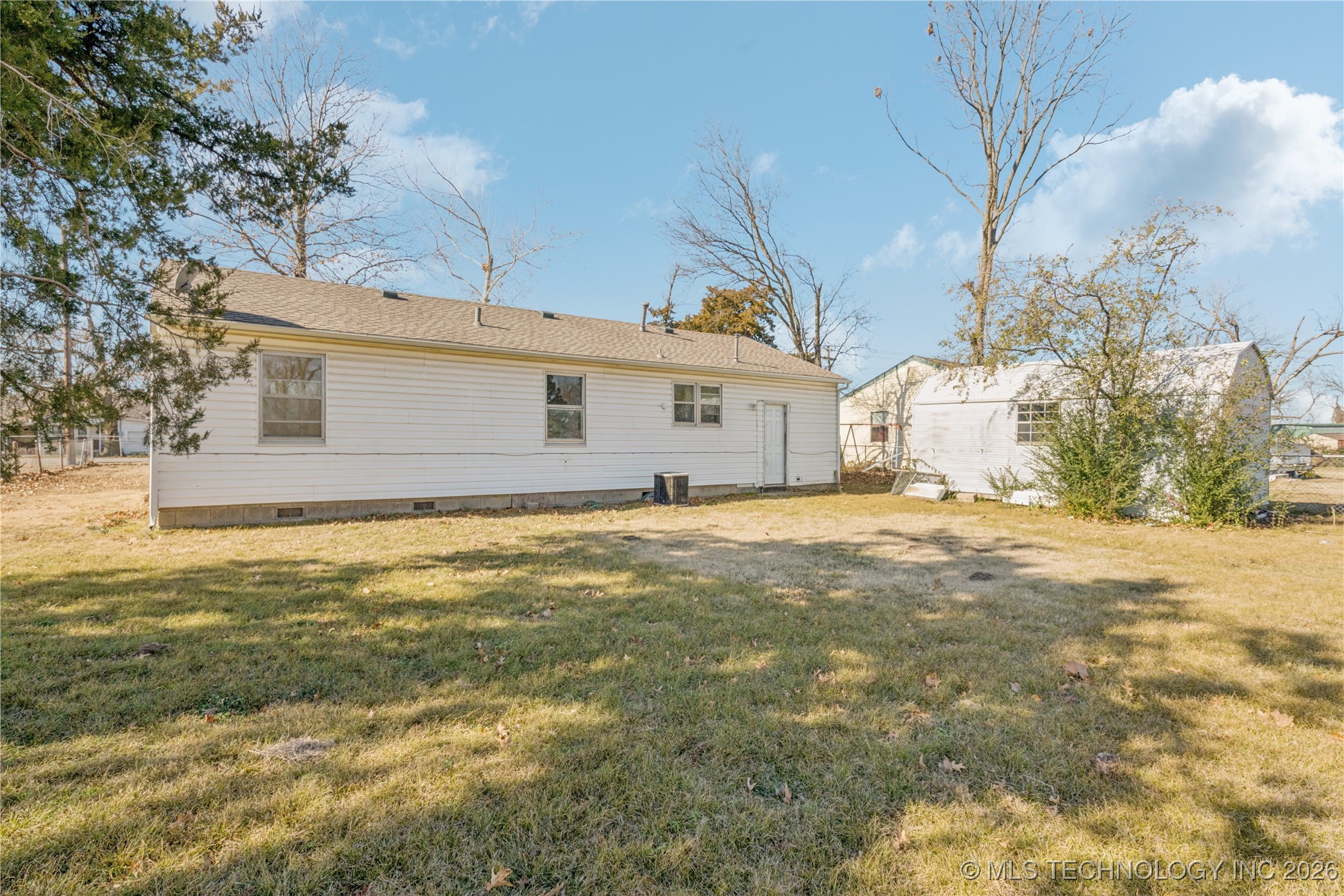 946 S Reavis Road