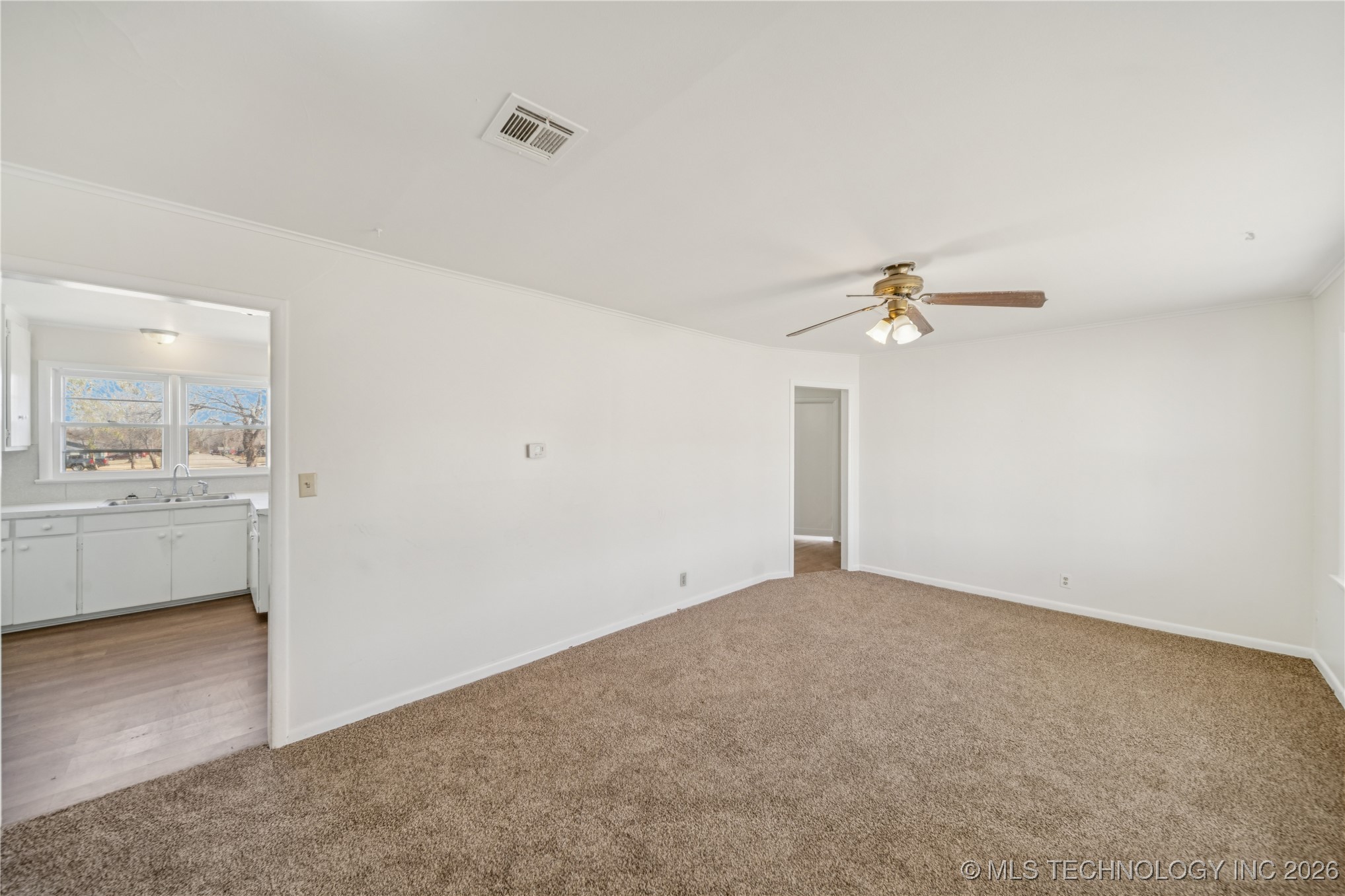 946 S Reavis Road