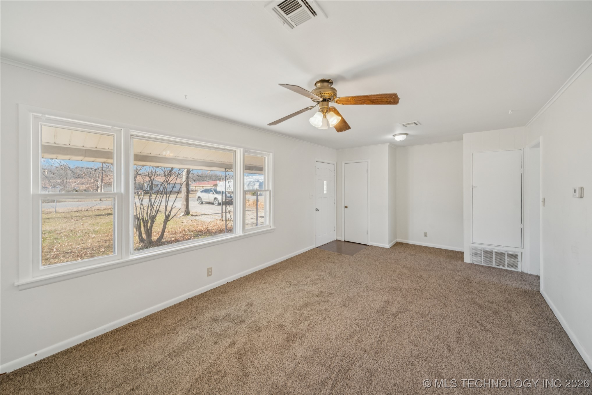 946 S Reavis Road