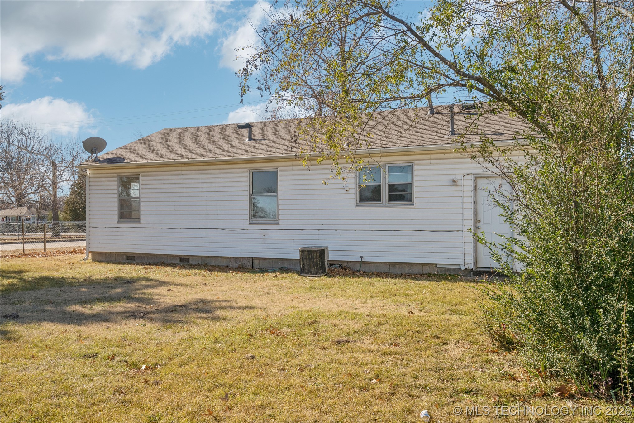 946 S Reavis Road
