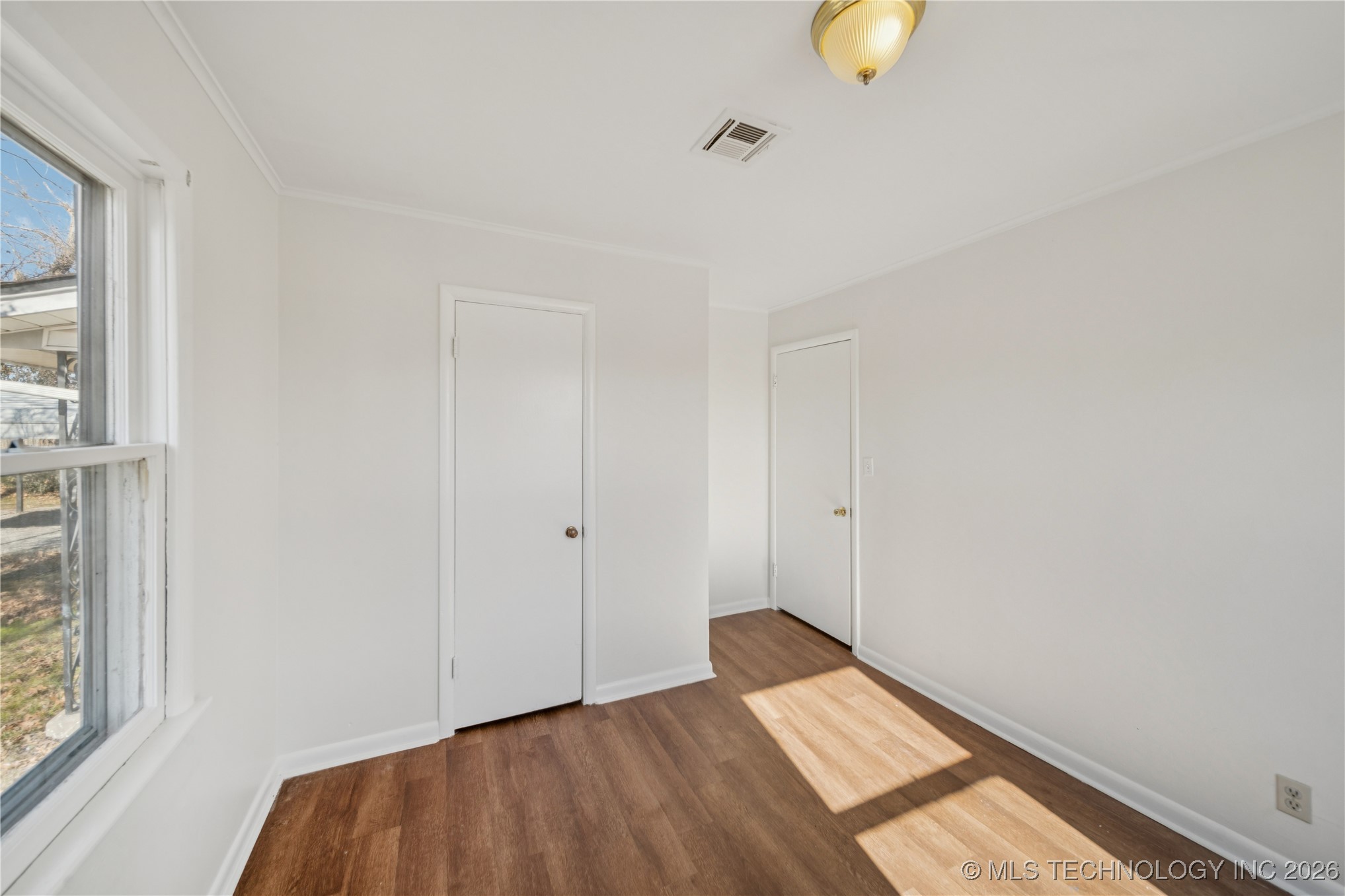 946 S Reavis Road