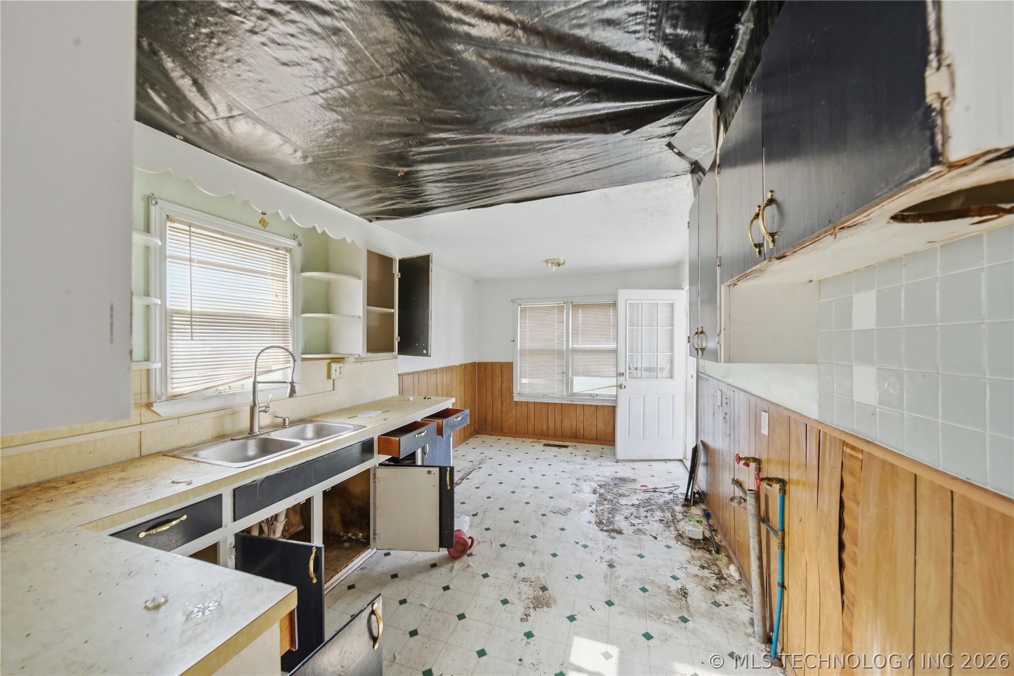 321 E 4th Street