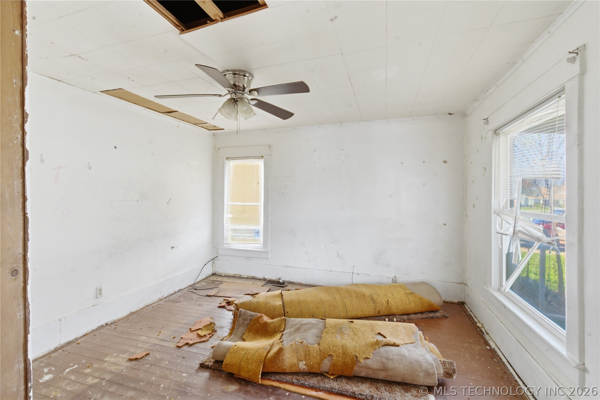 321 E 4th Street