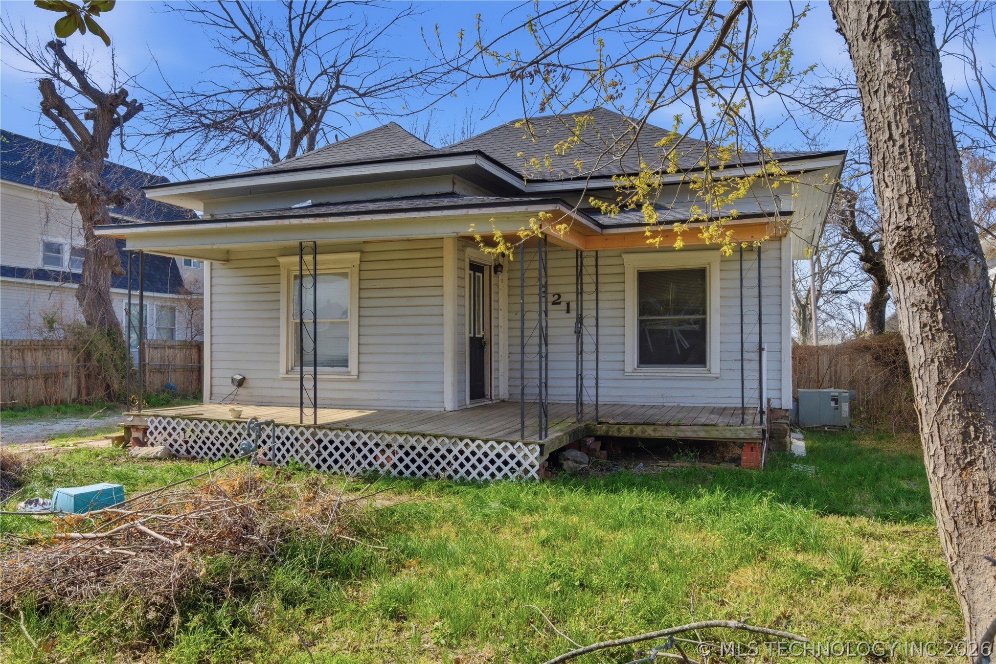 321 E 4th Street