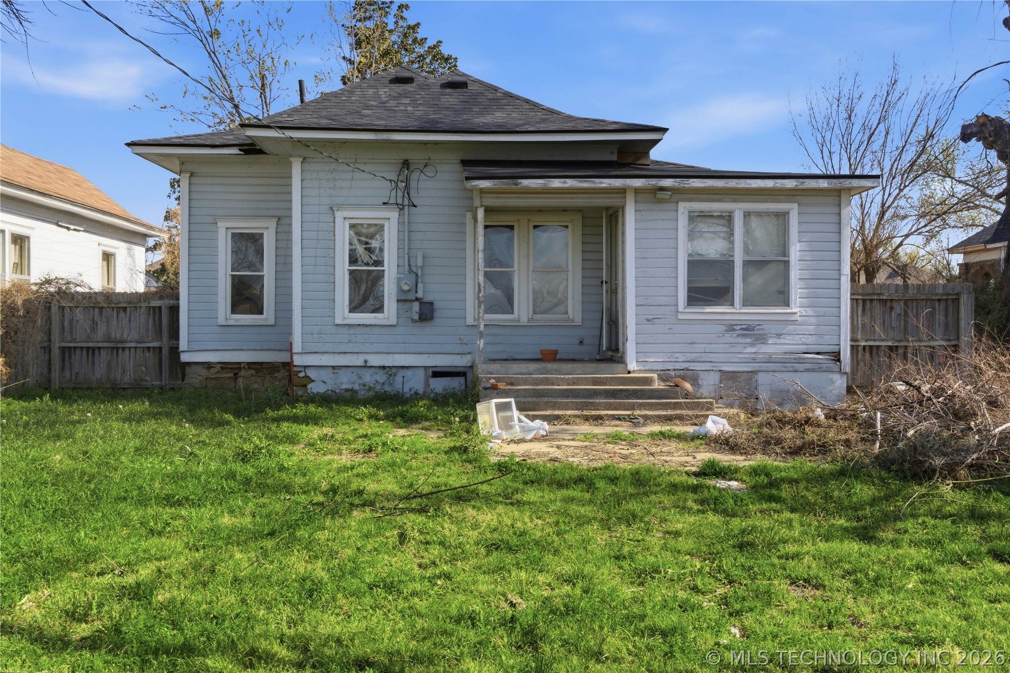 321 E 4th Street