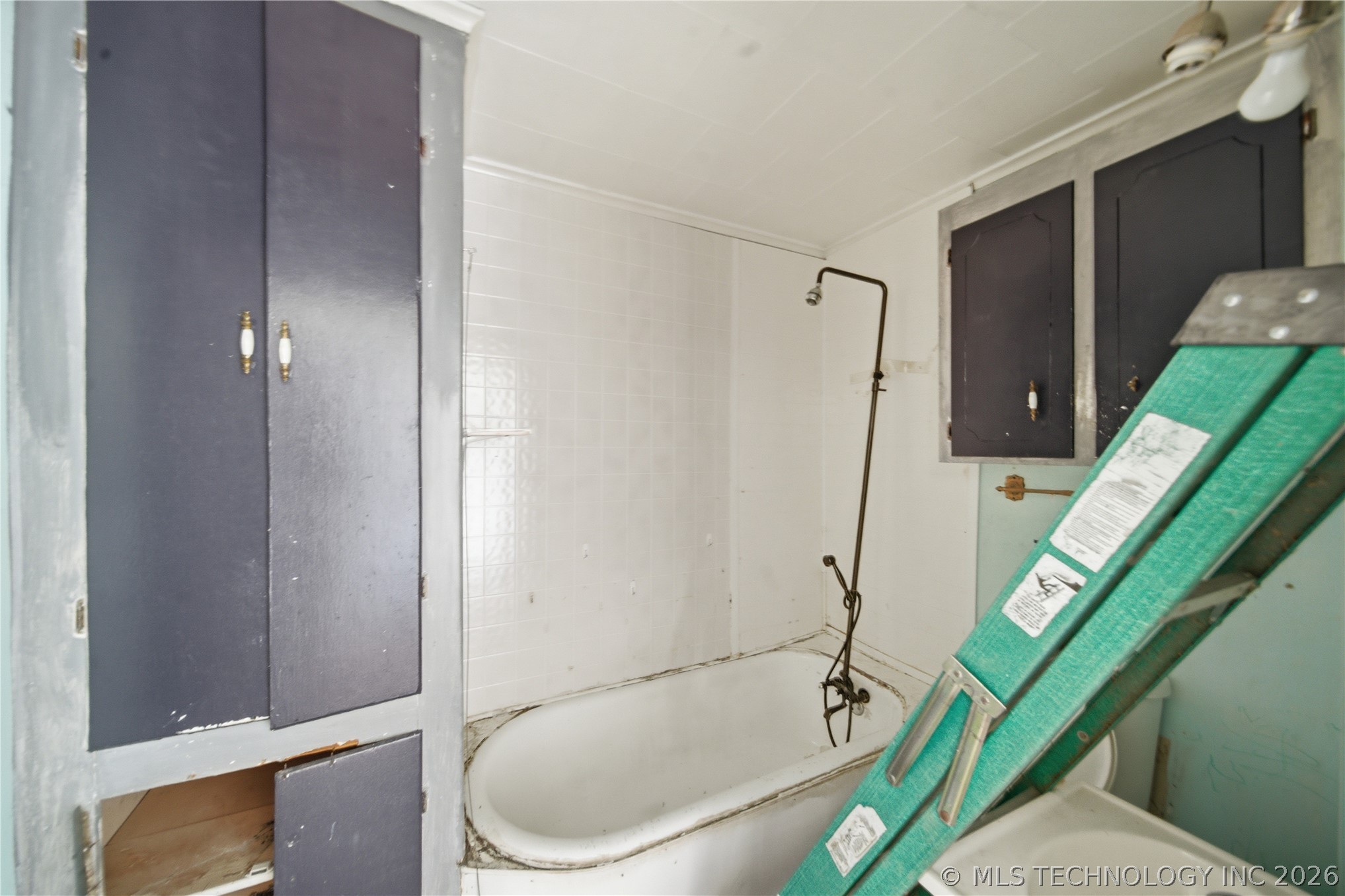 321 E 4th Street