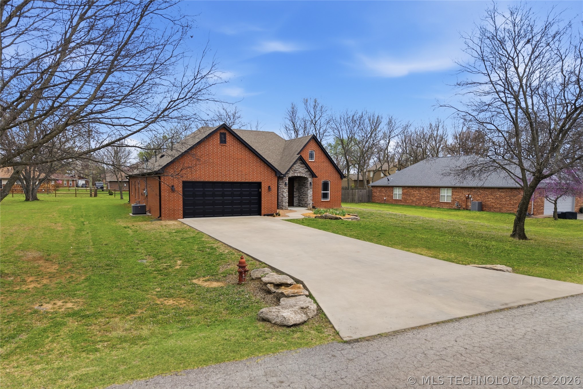 636 S Pecan Place