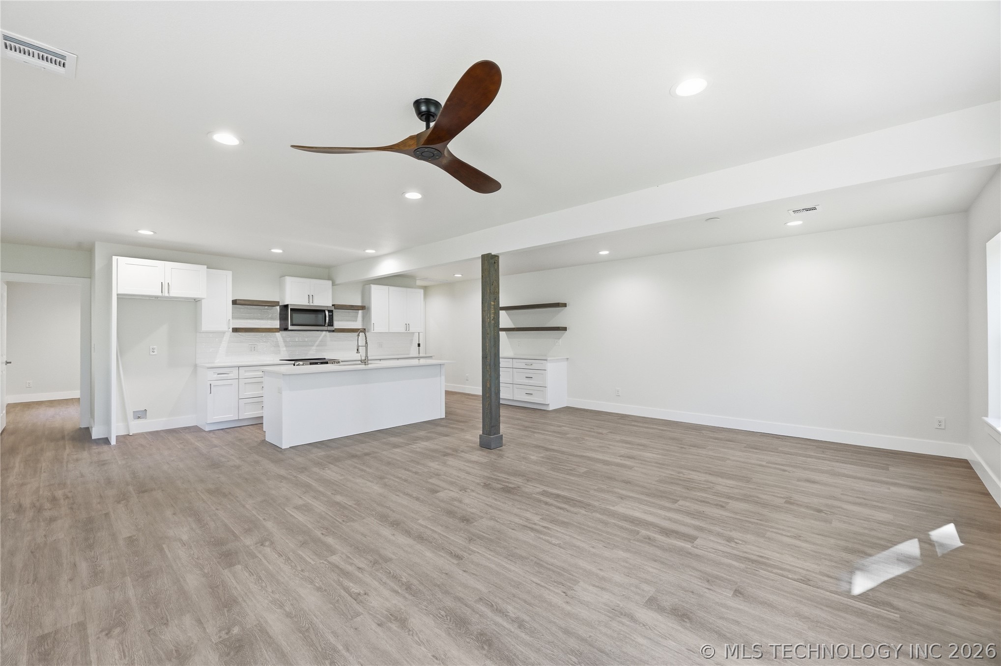 17752 E 450 Road