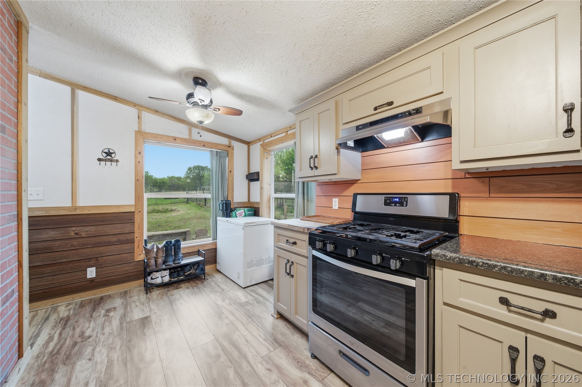 9101 S 4180 Road