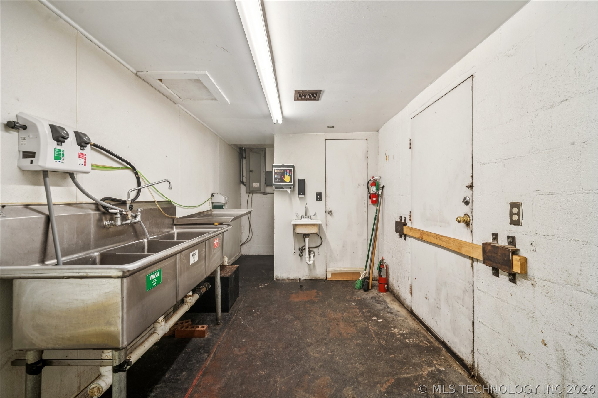 12015 S Poplar Street