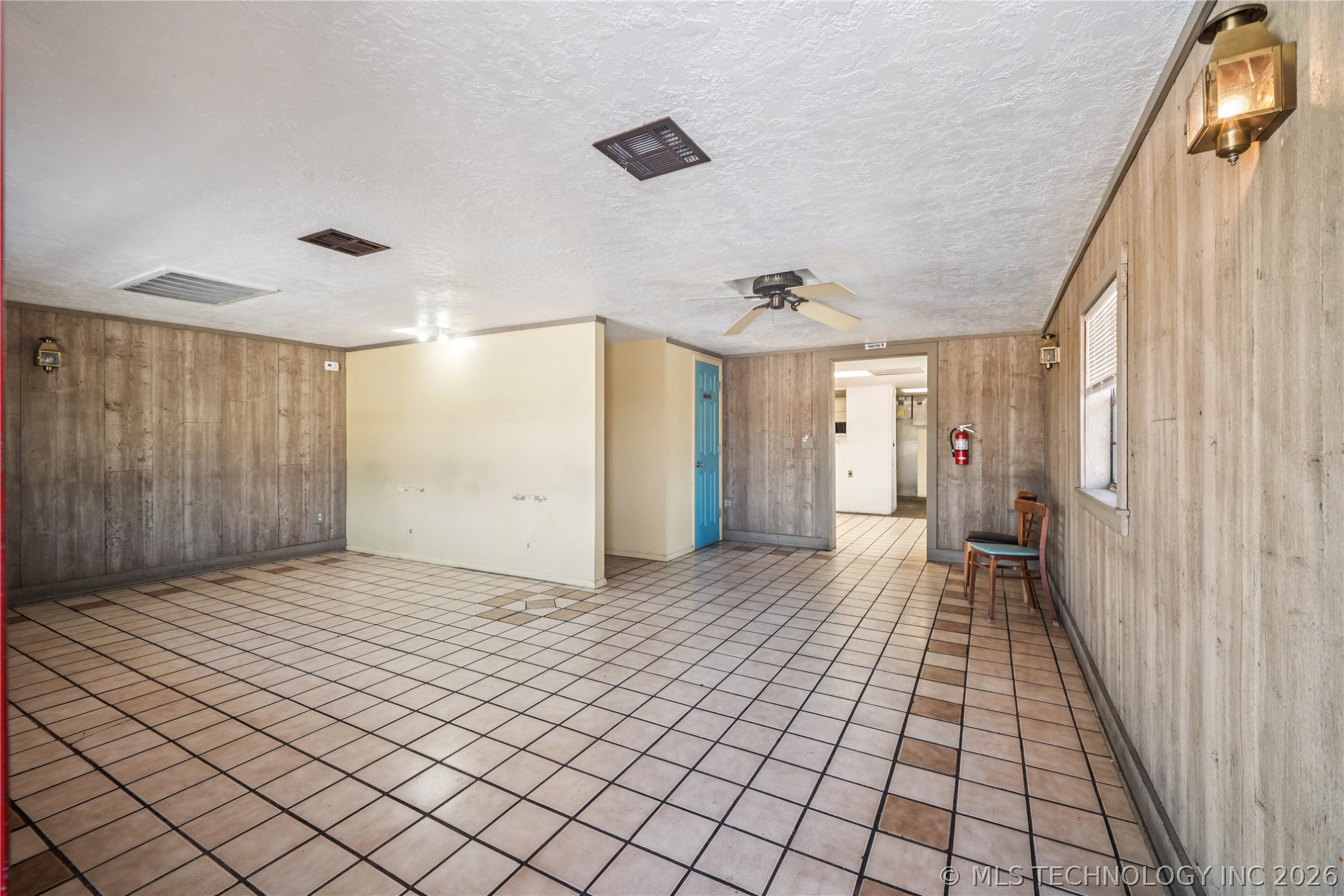 12015 S Poplar Street