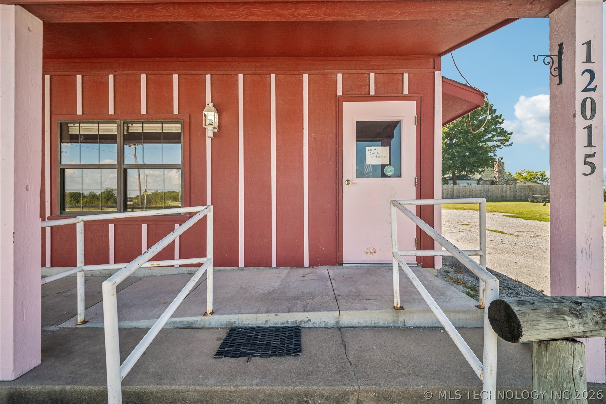 12015 S Poplar Street