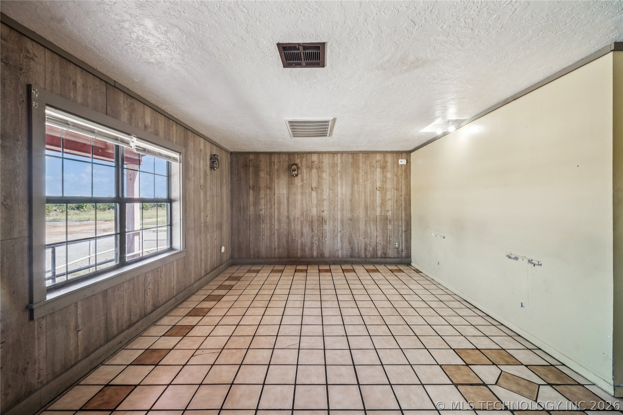 12015 S Poplar Street