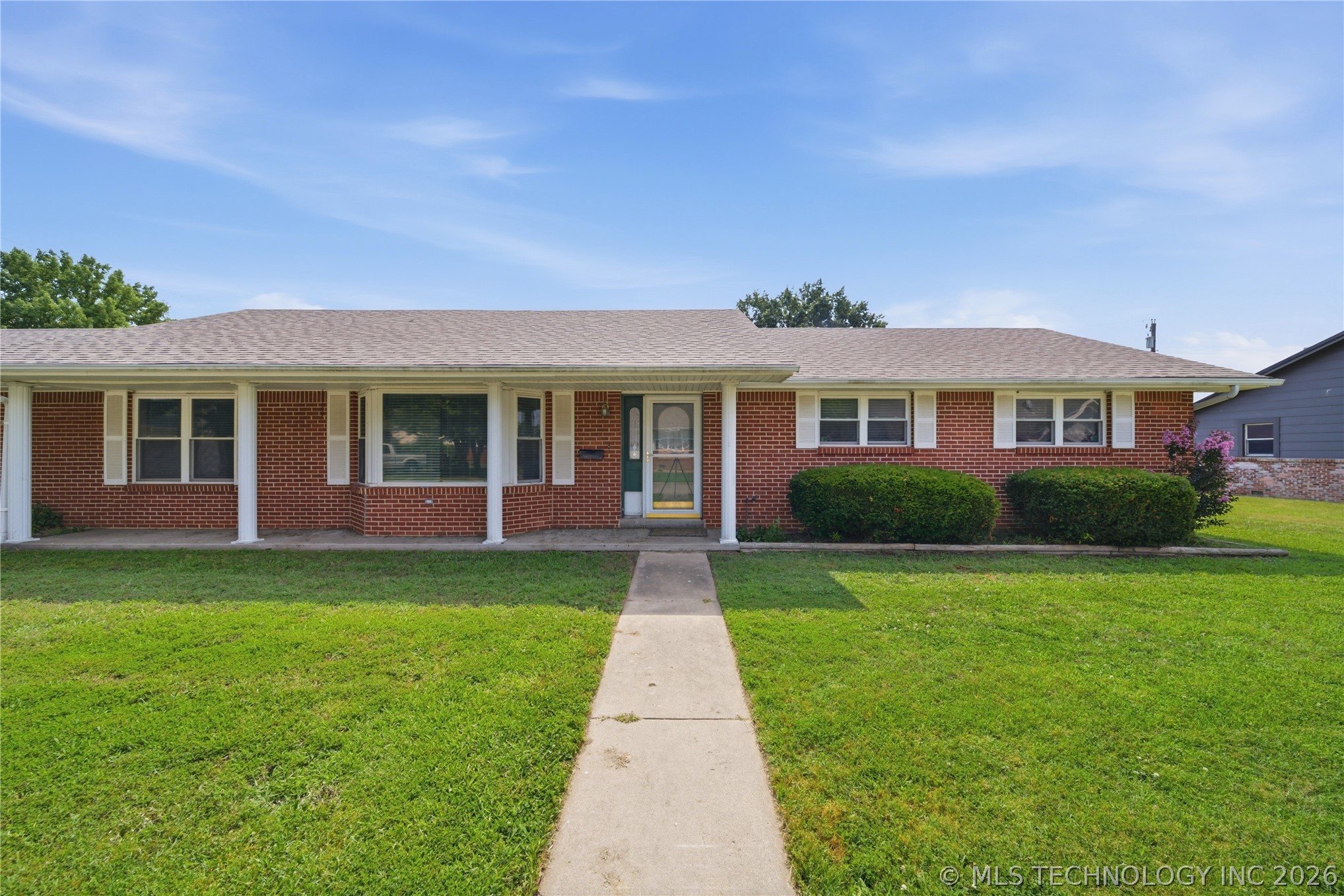106 W Lewis Avenue