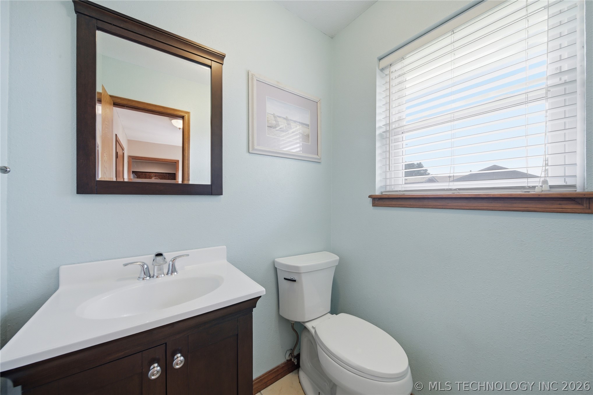 106 W Lewis Avenue