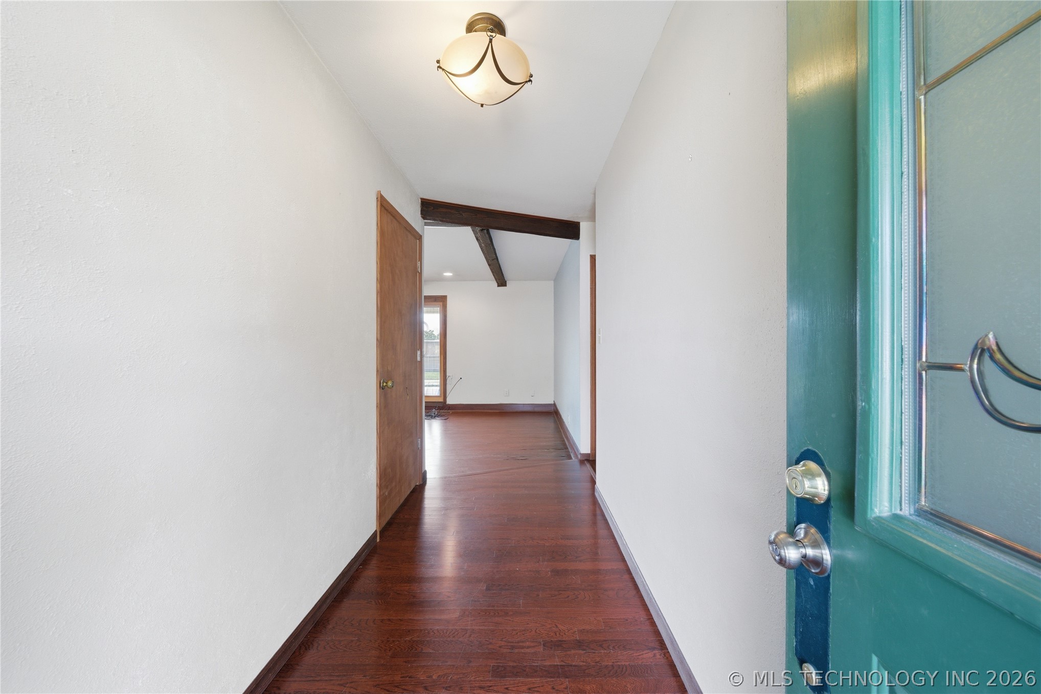 106 W Lewis Avenue