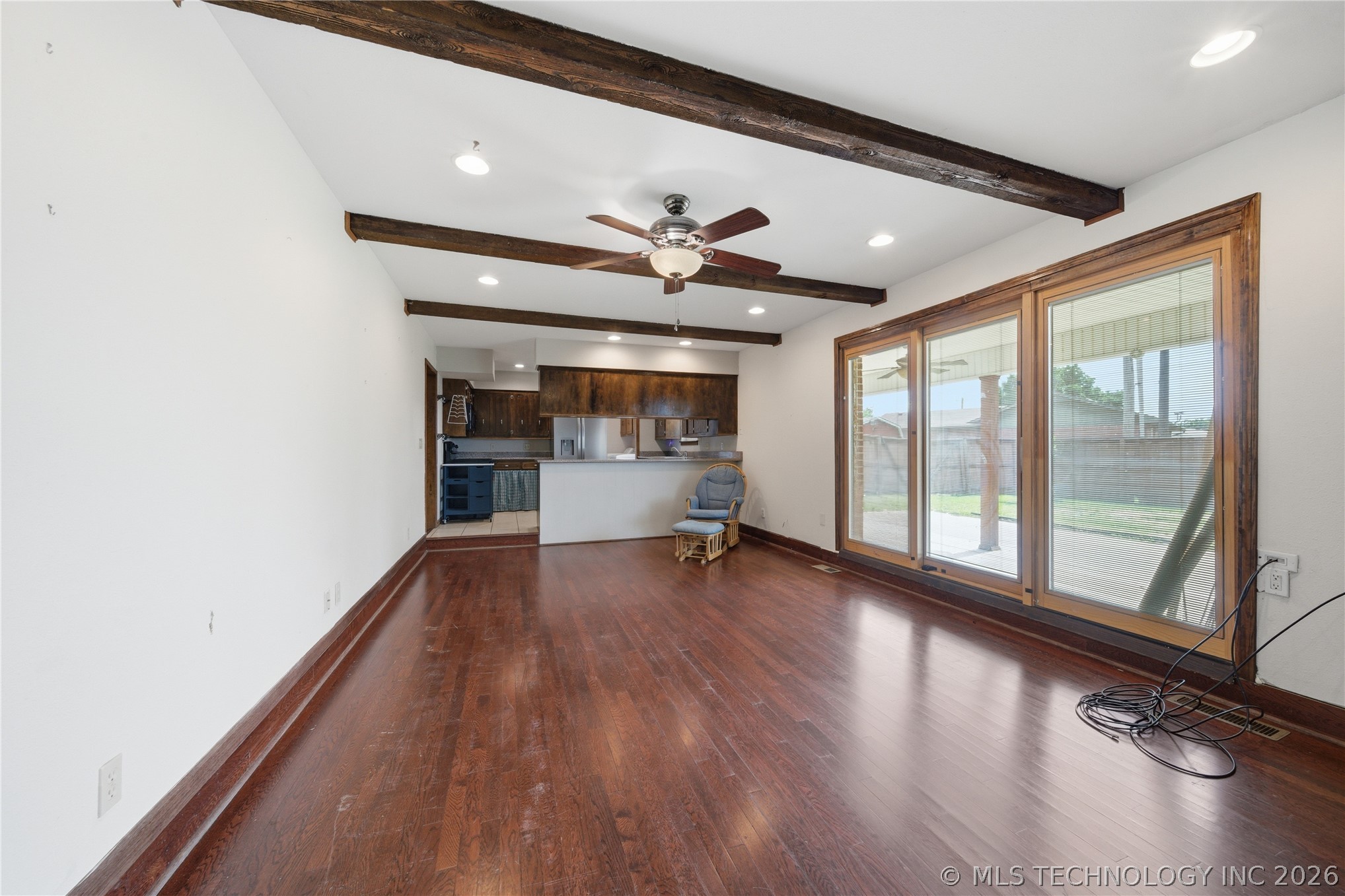 106 W Lewis Avenue