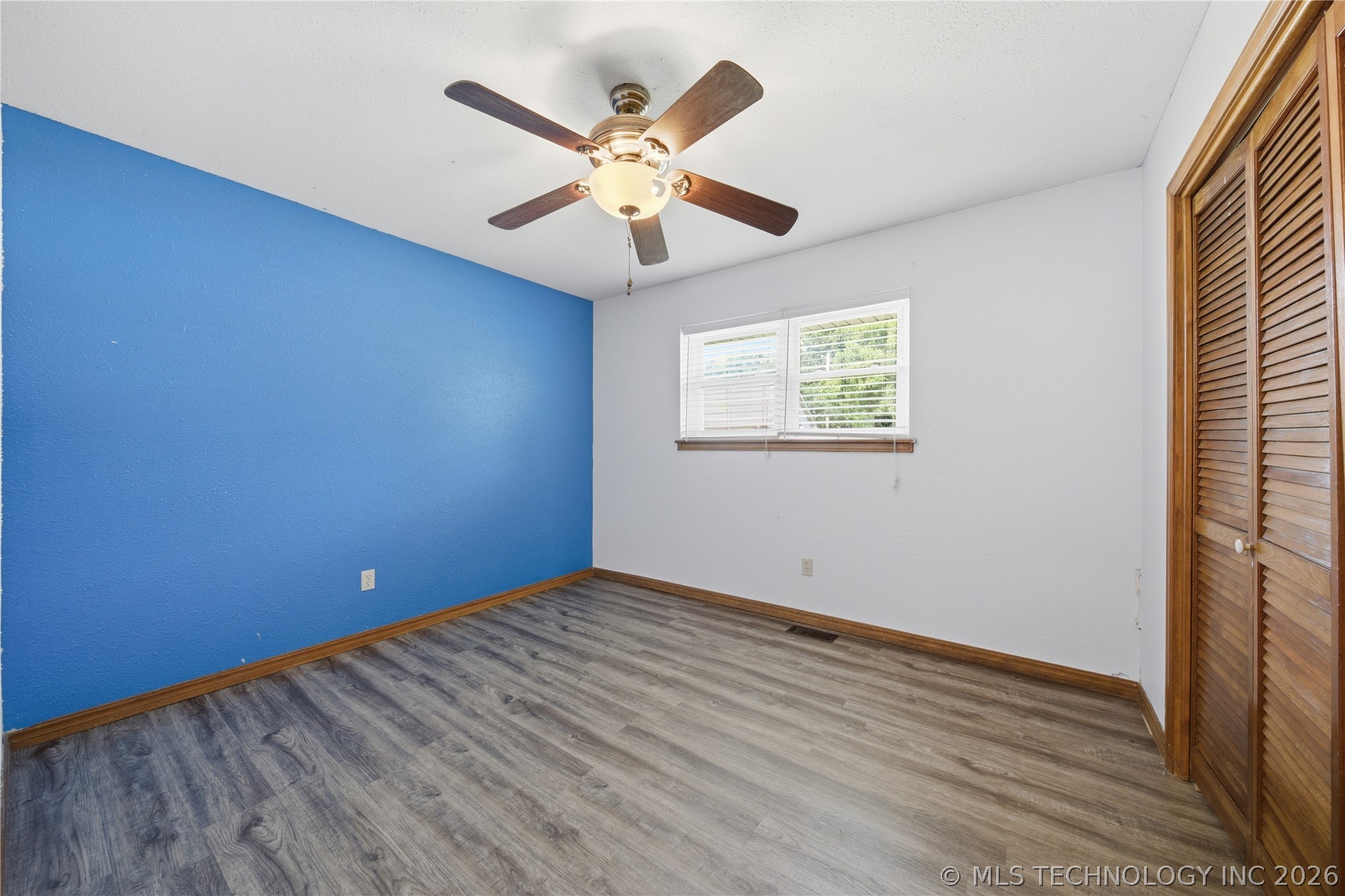106 W Lewis Avenue