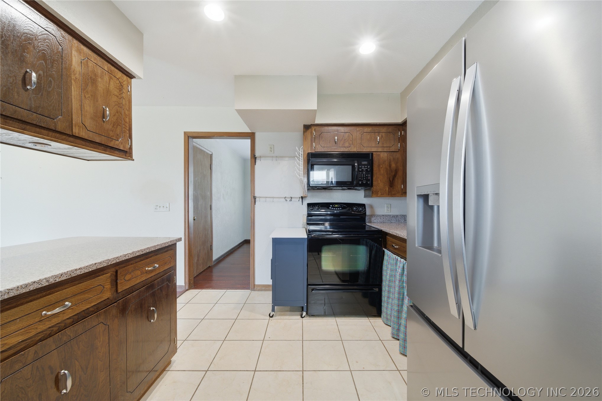 106 W Lewis Avenue