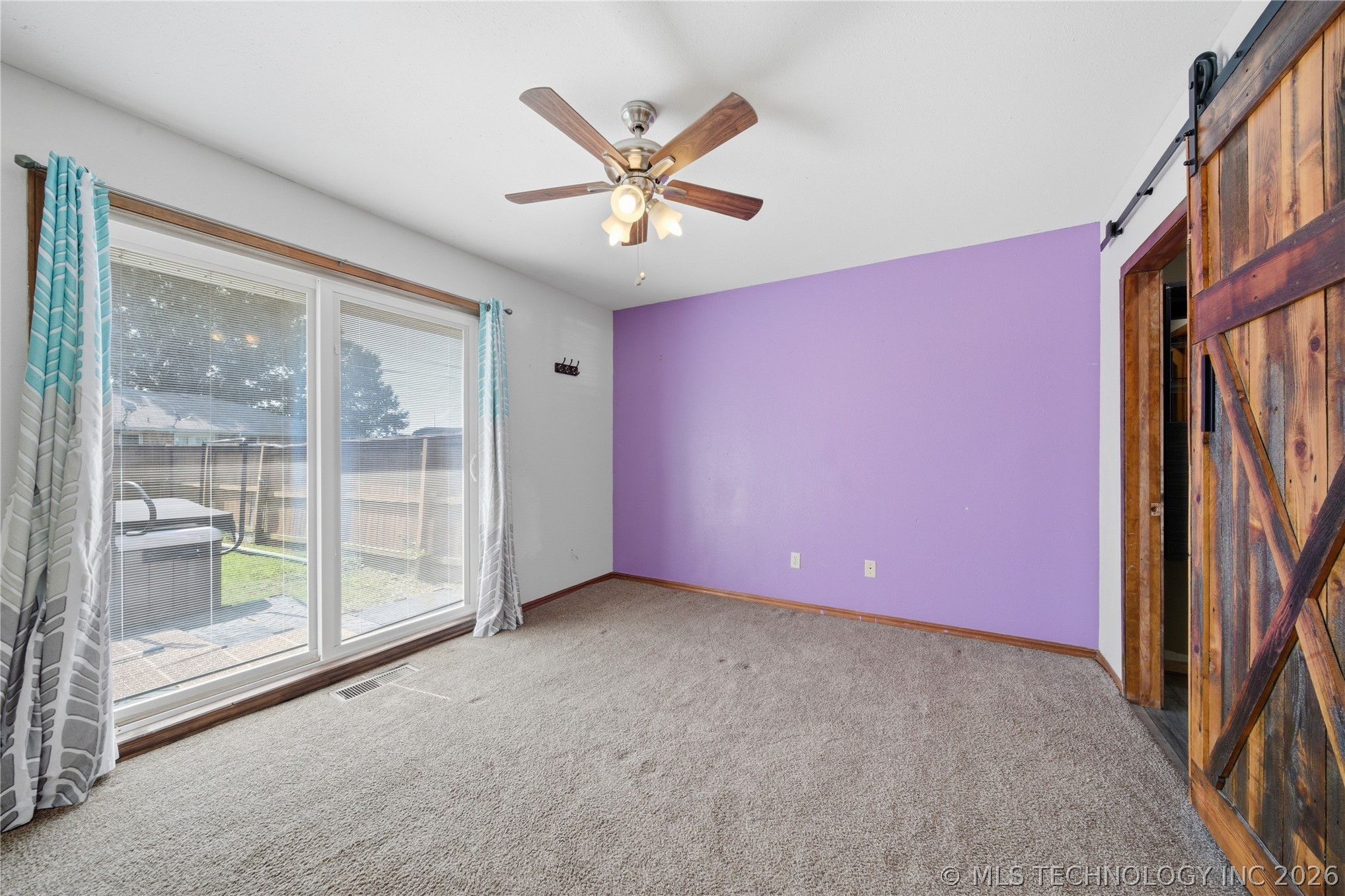 106 W Lewis Avenue