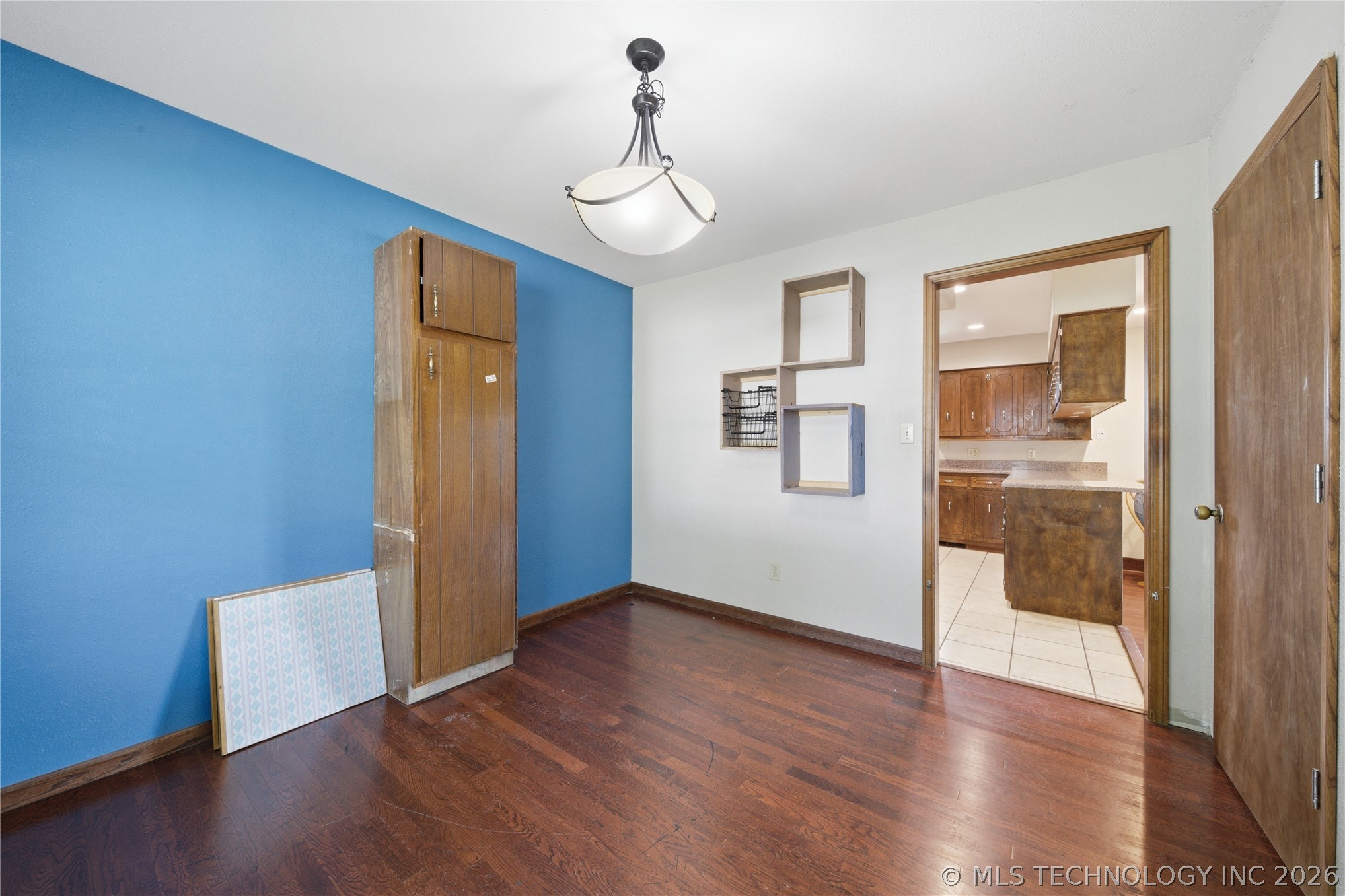 106 W Lewis Avenue