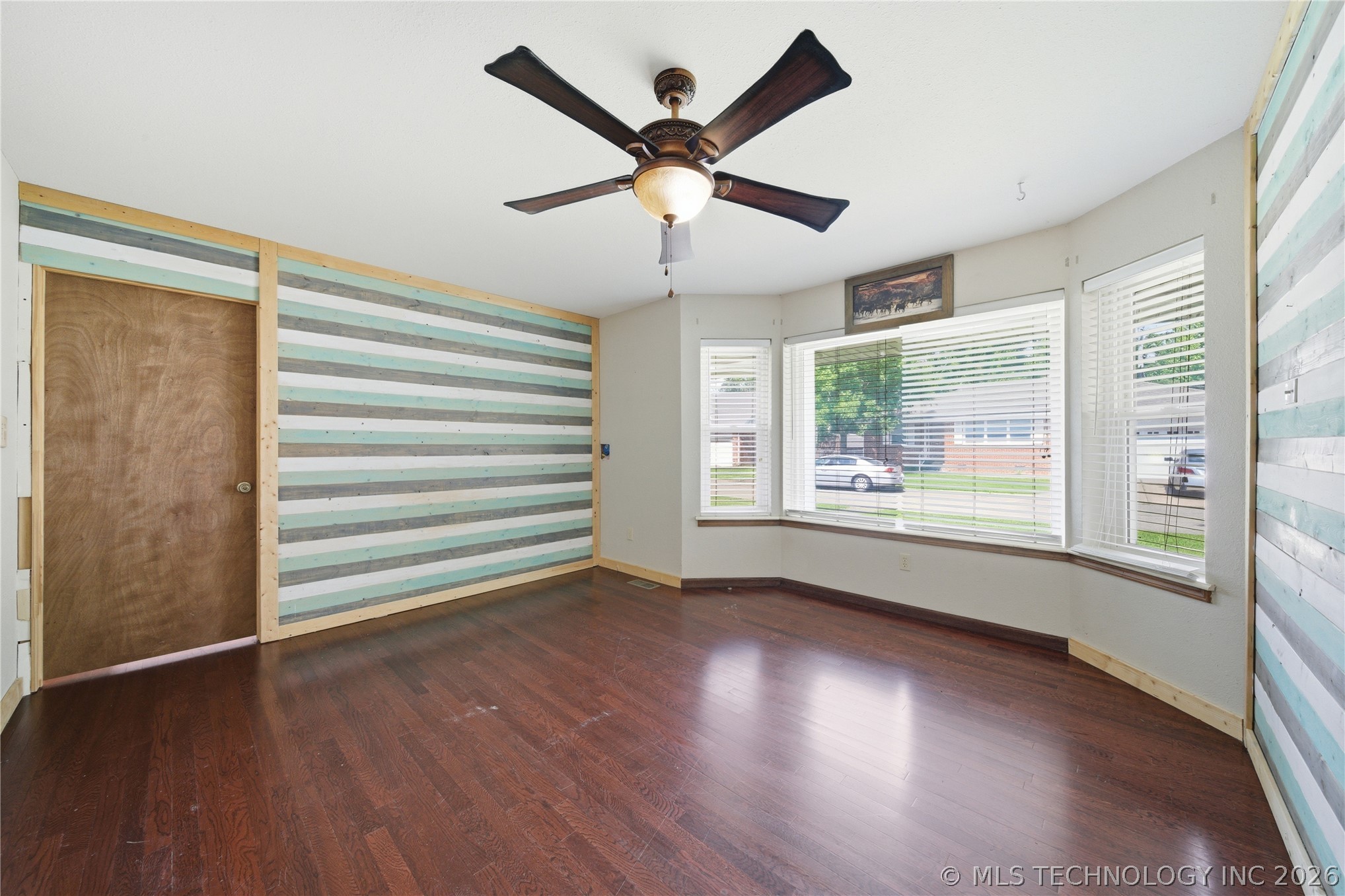 106 W Lewis Avenue