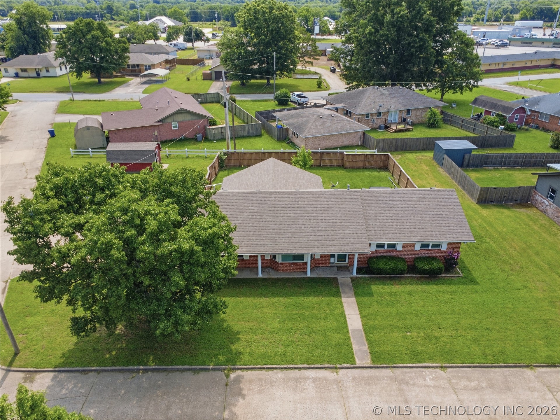 106 W Lewis Avenue