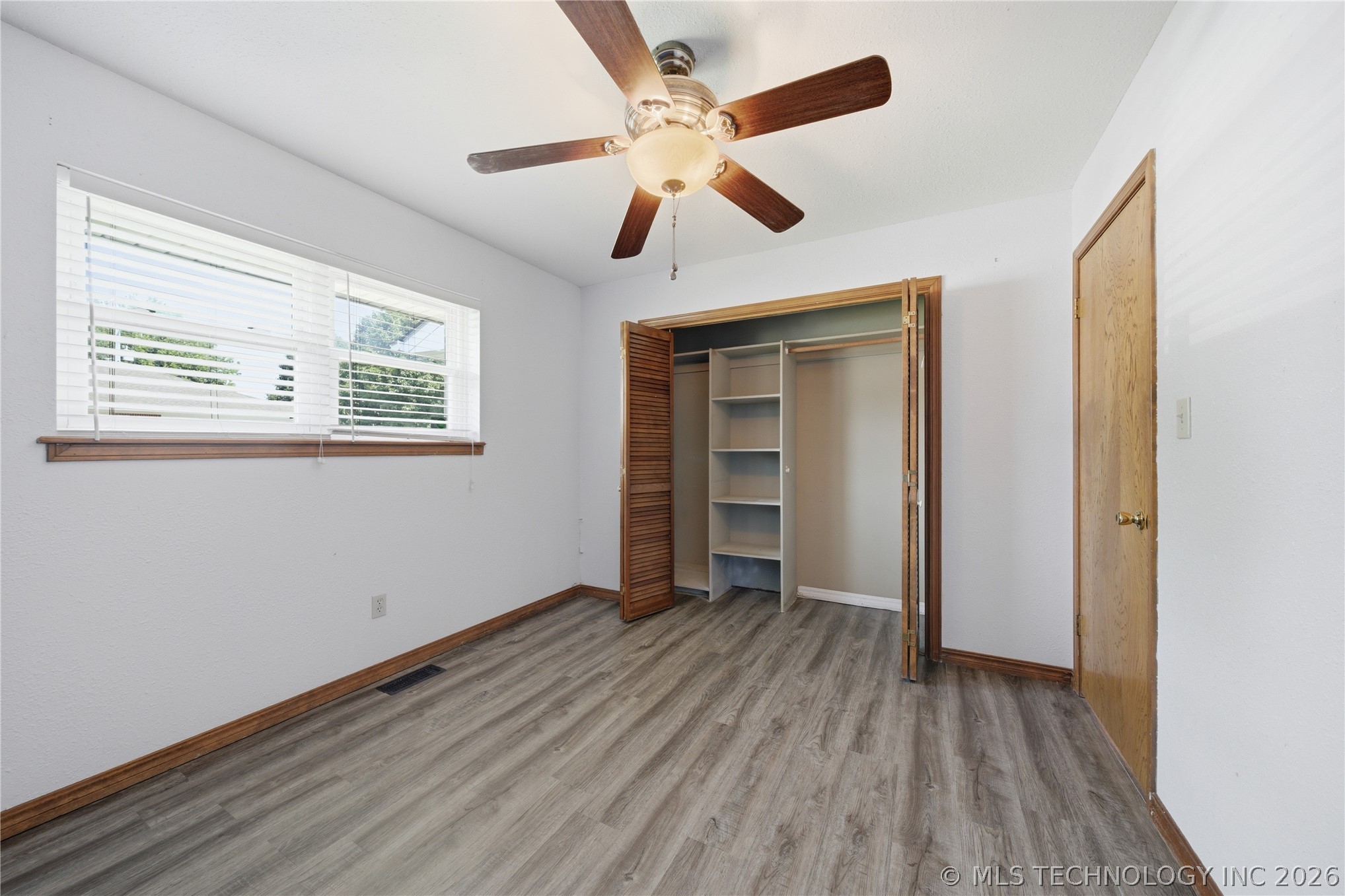106 W Lewis Avenue
