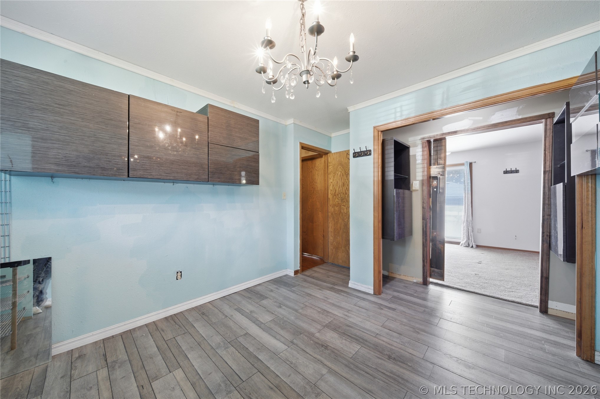 106 W Lewis Avenue